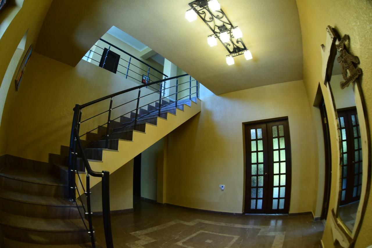 Katnakhpyur Red House Hatis מראה חיצוני תמונה